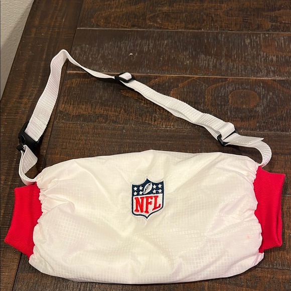 White and Red Waist Bag with Logo - Picture 3 of 3